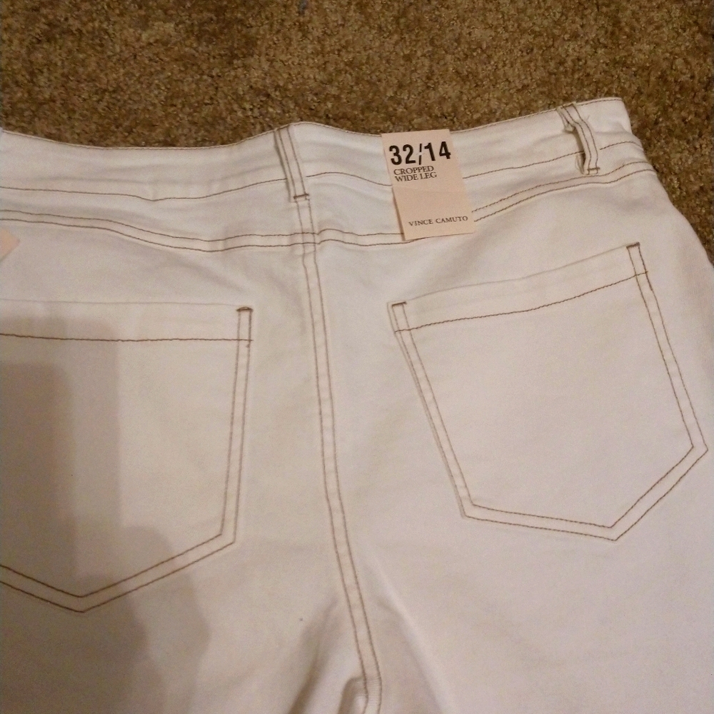 Women's cropped wide legged white jeans 32/14